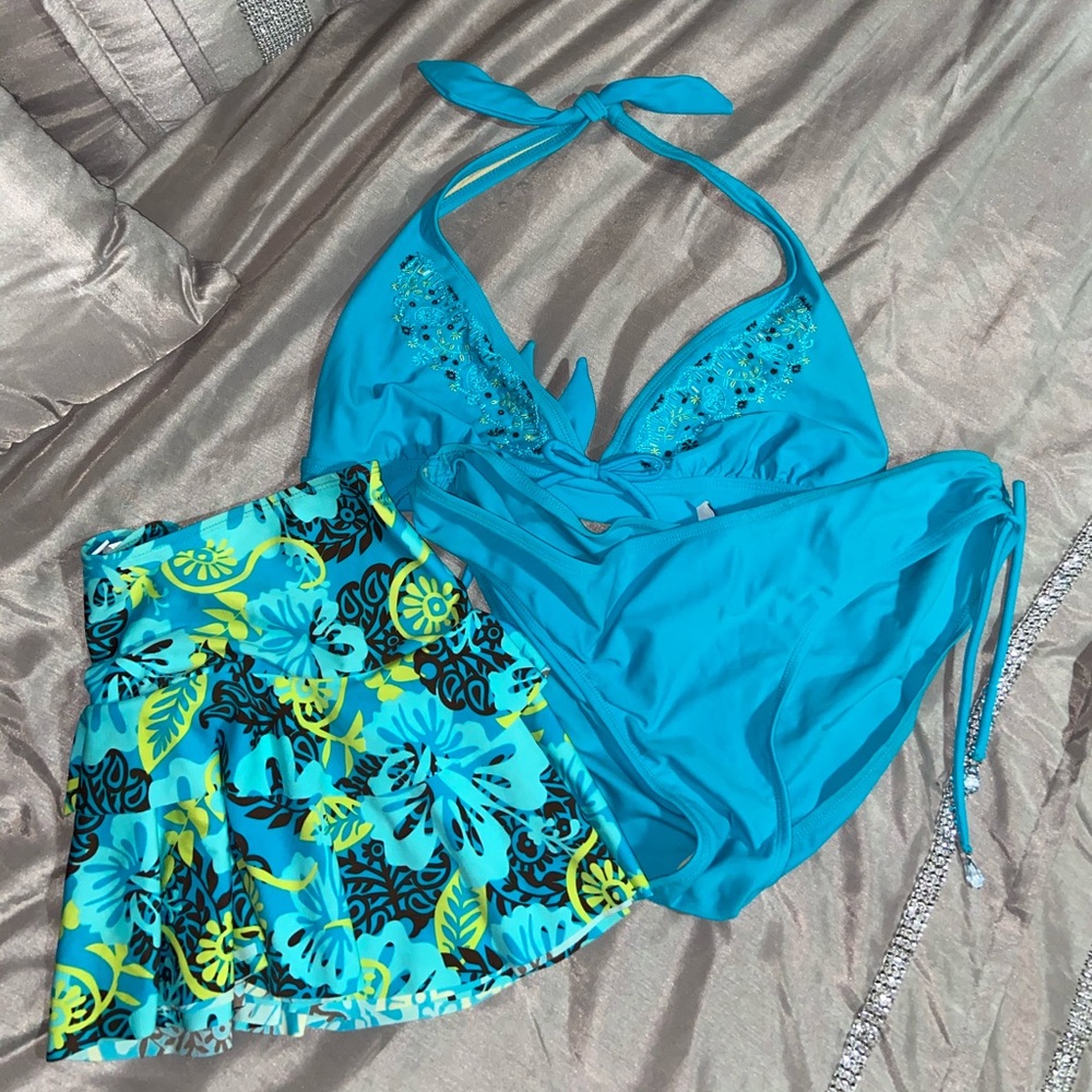 Bikini 👙 with skirt